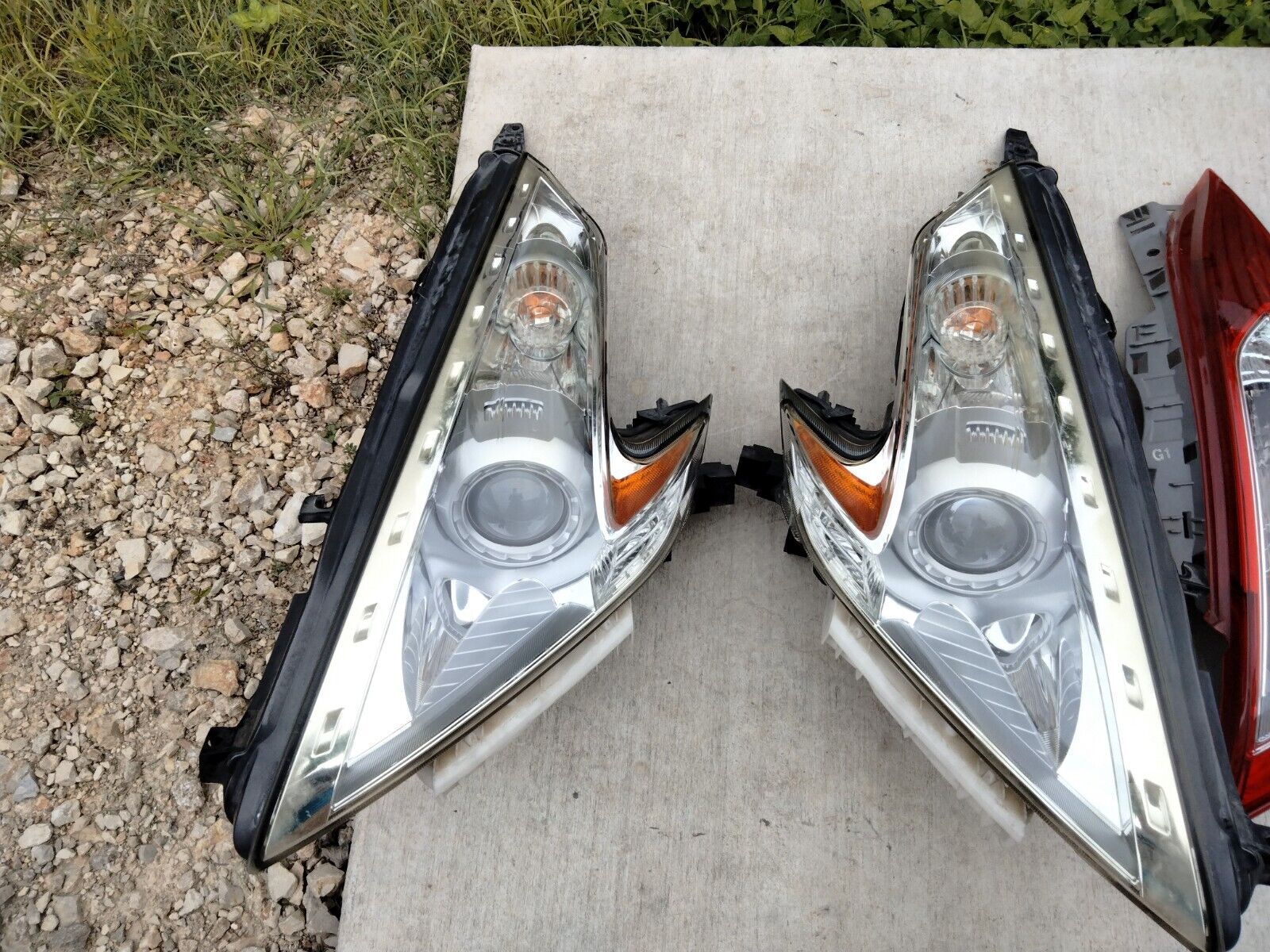2009-2017 Nissan 370z Front Driver Left  and Right Headlight  &  2 Rear Lights