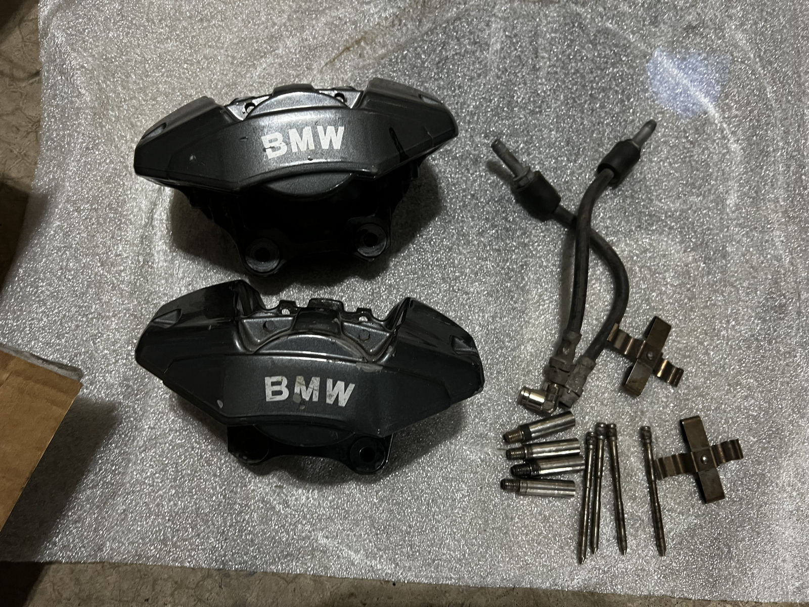 08-13 BMW 135i E82 Brembo Rear Brake Caliper 1  Set    Driver Passenger Gray OEM