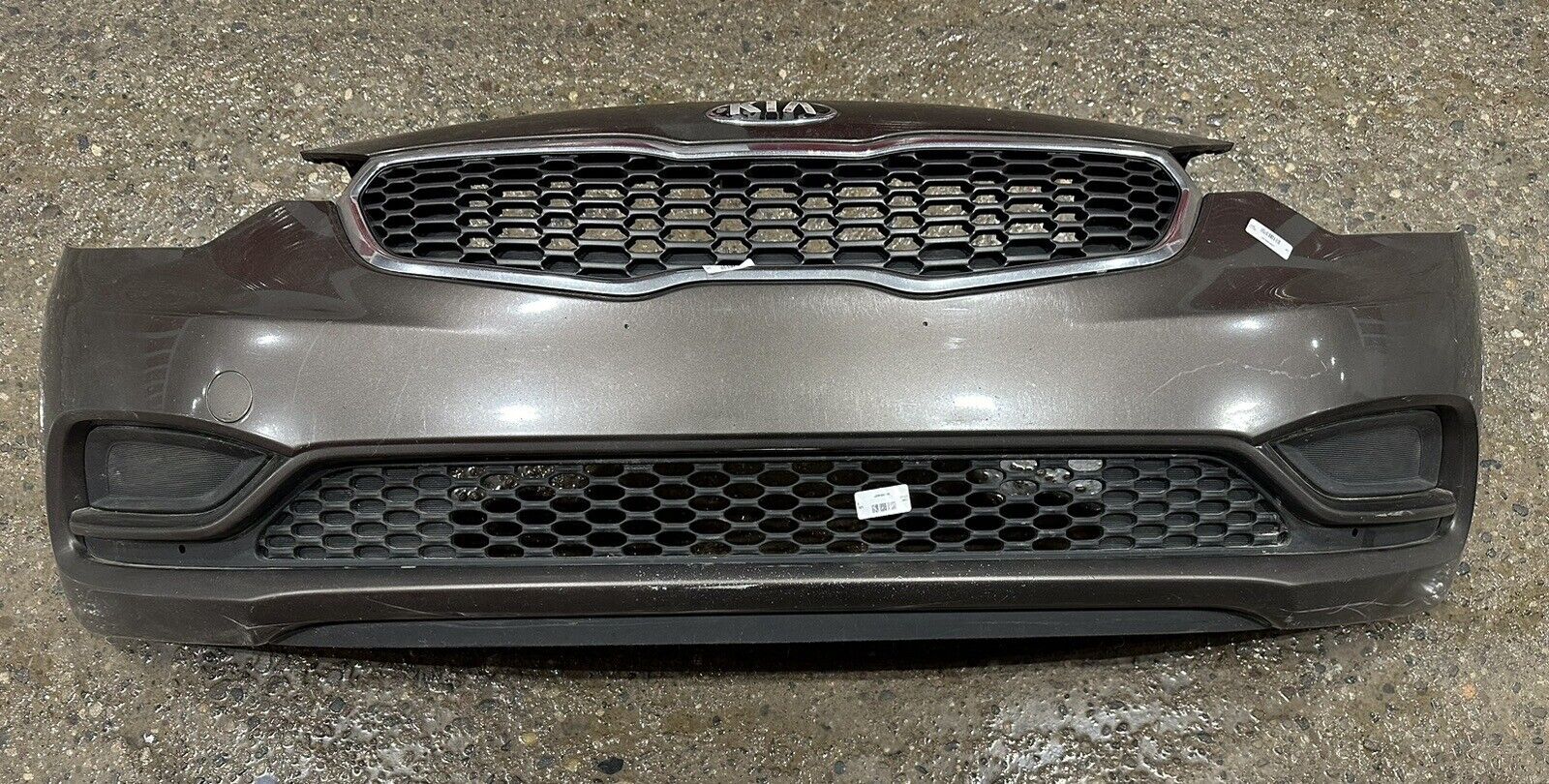 USED 2014-16 KIA FORTE FRONT BUMPER COVER PAINTED COMPLETE ASSEMBLY NO CORE RQD